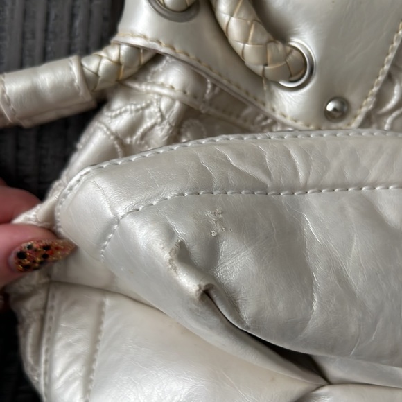 Vintage Gramercy Designs carry all shoulder bag with textured flowers - Picture 6 of 12